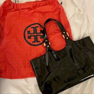 Tory Burch Patent Bombe Perforated Logo Tote